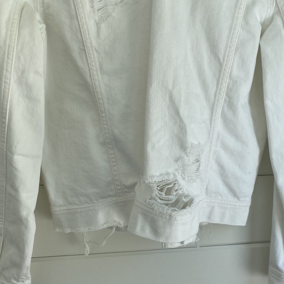 NWT American Eagle Outfitters | White Distressed Denim Jacket | Perfect Conditio - Picture 6 of 10